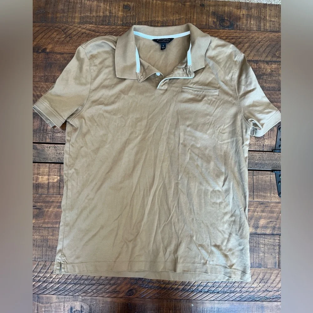 Banana Republic Men's Camel Polo Shirt - Picture 4 of 4